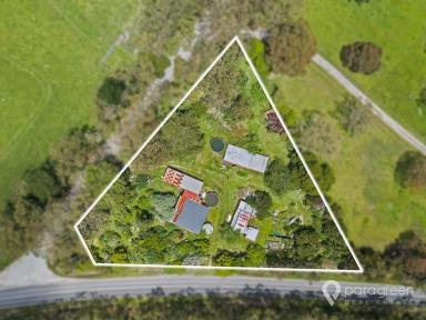 House For Sale - VIC - Fish Creek - 3959 - RURAL ACREAGE SO CLOSE TO FISH CREEK  (Image 2)