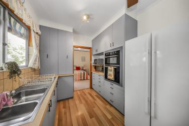 House For Sale - NSW - Batlow - 2730 - Batlow Beauty!  (Image 2)