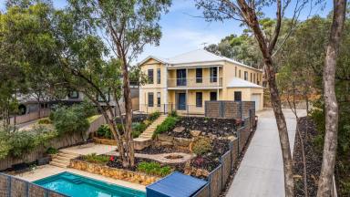 House For Sale - VIC - Flora Hill - 3550 - Discover Something Special in Flora Hill (Image 2)