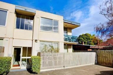 Unit For Sale - VIC - McKinnon - 3204 - Light-Filled, Renovated Apartment in Prime McKinnon Location  (Image 2)