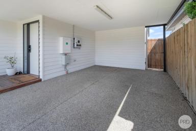House For Sale - VIC - Ballan - 3342 - Style, Sophistication And Contemporary Living In The Heart Of Ballan (Image 2)