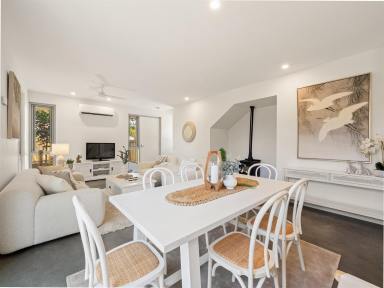 House For Sale - WA - Margaret River - 6285 - Central, Stylish and New! (Image 2)