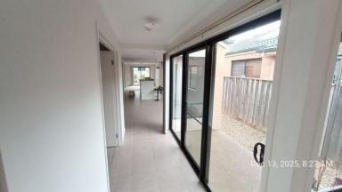 House For Lease - VIC - Point Cook - 3030 - Sanctuary Lakes Family Home with Resort Access and near the lake  (Image 2)