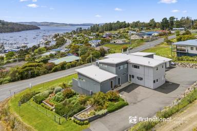 House For Sale - TAS - Kettering - 7155 - 'The Cove Kettering' - Outstanding Combined Lifestyle and Business Offering - Walk In / Walk Out (Image 2)