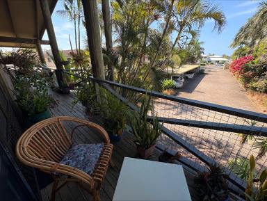 Townhouse For Sale - QLD - East Mackay - 4740 - BUSINESS POTENTIAL DOWNSTAIRS, LIVING UPSTAIRS (Image 2)