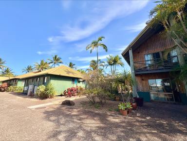 Townhouse For Sale - QLD - East Mackay - 4740 - BUSINESS POTENTIAL DOWNSTAIRS, LIVING UPSTAIRS (Image 2)
