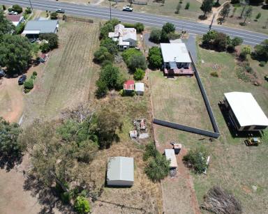 House For Sale - NSW - Merriwa - 2329 - Renovation or Development Opportunity.  (Image 2)