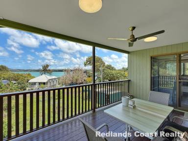 House For Sale - QLD - Lamb Island - 4184 - Modern Island Living with Sea Views – Walk to Everything  (Image 2)