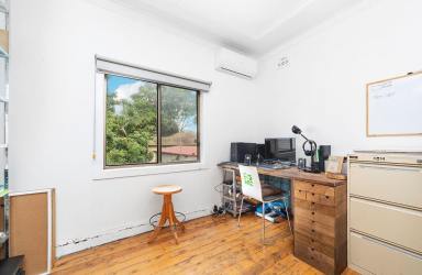 House For Lease - NSW - West Wollongong - 2500 - CBD House! (Image 2)