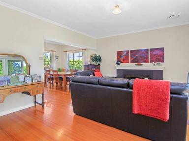 House For Sale - VIC - Bairnsdale - 3875 - TOP LOCATION WITH NORTHERLY VIEWS  (Image 2)