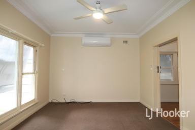House For Lease - NSW - Inverell - 2360 - Comfortable 3 bedroom family home  (Image 2)