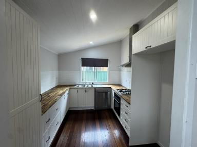 House For Lease - NSW - Grafton - 2460 - CLOSE TO THE HOSPITAL - CUTE COTTAGE  (Image 2)