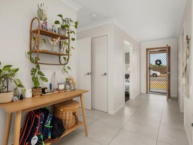 House For Sale - NSW - Old Bar - 2430 - DUAL OCCUPANCY - STRONG INVESTMENT RETURN  (Image 2)