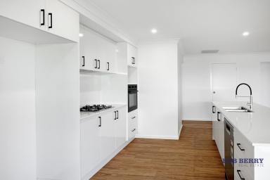 Duplex/Semi-detached For Lease - NSW - Dubbo - 2830 - Stylish & Spacious Brand New Four Bedroom Home (Image 2)