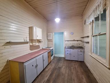 House For Sale - NSW - Gundagai - 2722 - Walkability, Walkability, Walkability  (Image 2)