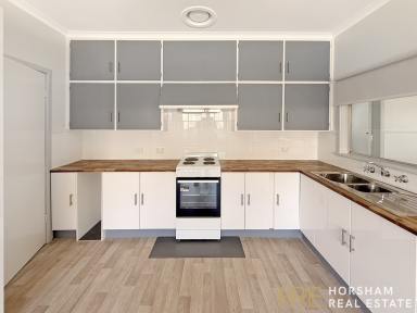 House For Lease - VIC - Horsham - 3400 - Modern Three-Bedroom Home Close to the CBD (Image 2)