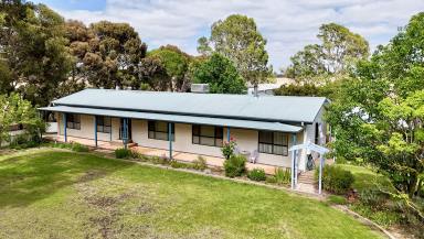 House For Sale - SA - Bordertown - 5268 - Private Country Living Just Minutes from Town (Image 2)