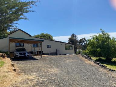 House For Lease - TAS - Elliott - 7325 - Coming Soon!
Charming country home with space and character (Image 2)