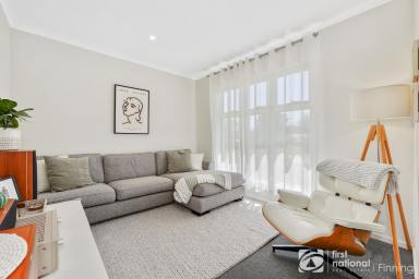 House For Sale - VIC - Berwick - 3806 - QUALITY TOWNHOUSE -  PRIME MINTA ESTATE, BERWICK  (Image 2)