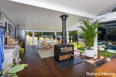 House For Sale - NSW - Springvale - 2650 - Entertainers Paradise - The Complete Lifestyle Package  (Image 2)