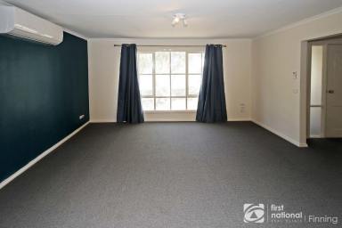 House For Lease - VIC - Berwick - 3806 - Perfectly Situated Family Home  (Image 2)