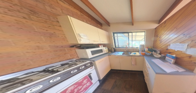 Unit For Lease - QLD - Nanango - 4615 - 2 Bedroom Detached Unit in a complex of 4  (Image 2)