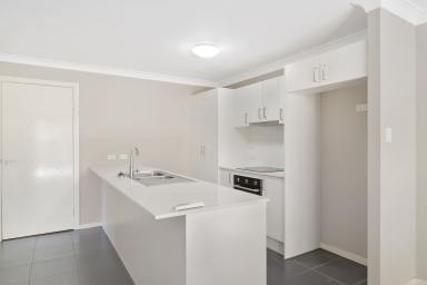 Unit Leased - QLD - Cranley - 4350 - Minutes to Schools & Shops  (Image 2)
