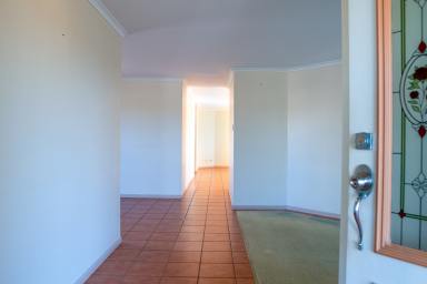 House For Sale - QLD - Rural View - 4740 - INVALUABLE HOME IN A PRIME LOCATION WITH UNBEATABLE POTENTIAL  (Image 2)