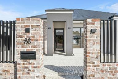 House For Sale - WA - Padbury - 6025 - Where Everything Sparkles!  (Image 2)