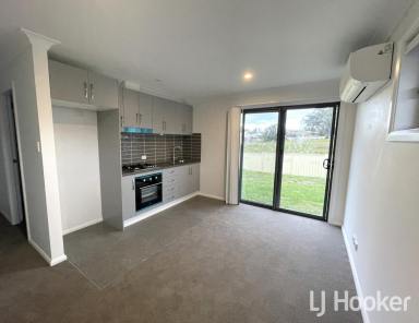 Unit For Lease - NSW - Inverell - 2360 - Modern, Near New Unit – Ross Hill (Image 2)