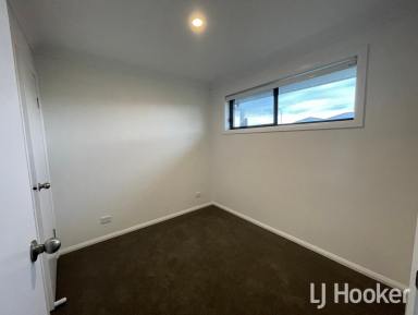 Unit For Lease - NSW - Inverell - 2360 - Modern, Near New Unit – Ross Hill (Image 2)