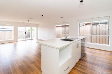 House For Lease - NSW - Boorooma - 2650 - LOW MAINTENANCE LIVING IN A SOUGHT AFTER LOCATION  (Image 2)