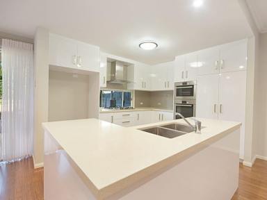 Townhouse For Lease - QLD - East Toowoomba - 4350 - Executive Townhouse in Leafy East Toowoomba  (Image 2)