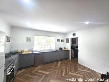 House For Sale - QLD - Macleay Island - 4184 - New Family Home on Large Block (Image 2)