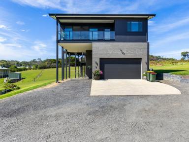 House For Sale - NSW - Bermagui - 2546 - COASTAL ELEGANCE  (Image 2)