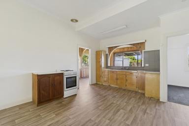 House For Sale - VIC - Derrinallum - 3325 - Your Tree-Change Awaits! (Image 2)