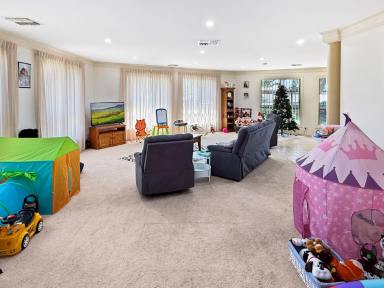 House For Sale - NSW - Leeton - 2705 - FAMILY HOME WITH LOCATION (Image 2)