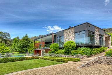 House For Sale - VIC - Buffalo River - 3737 - A Stunning Lifestyle Property Awaits  (Image 2)