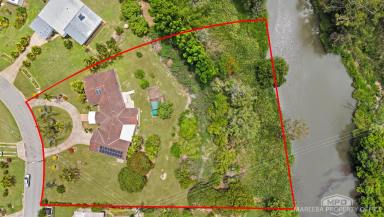 House For Sale - QLD - Mareeba - 4880 - ARCHITECTURALLY DESIGNED HOME - 7,875m2 IN TOWN  (Image 2)