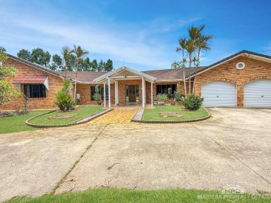 House For Sale - QLD - Mareeba - 4880 - ARCHITECTURALLY DESIGNED HOME - 7,875m2 IN TOWN  (Image 2)