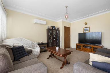 House For Lease - NSW - Lithgow - 2790 - Family-Friendly Home with Workshop & Sunroom's  (Image 2)