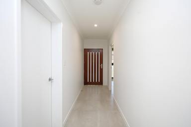 Duplex/Semi-detached For Lease - QLD - Bentley Park - 4869 - Brand New Premium Duplex - Fully Tiled & Aircon - Double Garage  (Image 2)