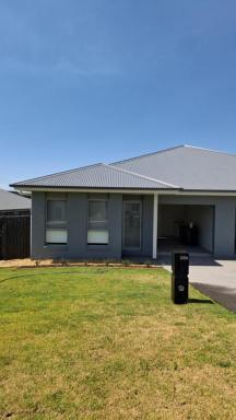 Duplex/Semi-detached For Lease - NSW - Bega - 2550 - Brand New Modern Duplex Living  (Image 2)