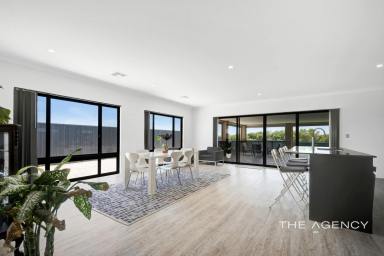 House For Sale - WA - Wandina - 6530 - NOW SELLING - SENSATIONAL CHRISTMAS BUYING - YOUR NEW FAMILY HOME (Image 2)