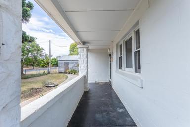 House For Sale - SA - Penola - 5277 - Solid Corner Allotment Living in a Prime Penola Location  (Image 2)