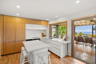 Acreage/Semi-rural For Sale - VIC - Red Hill - 3937 - Elevated Luxury with Panoramic Peninsula & Bay Views (Image 2)