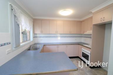 House Sold - NSW - Inverell - 2360 - SOLD BY LJ HOOKER INVERELL  (Image 2)