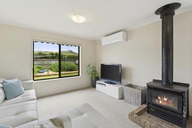 House For Sale - VIC - Apollo Bay - 3233 - SOLID, CENTRAL, MOVE-IN READY  (Image 2)