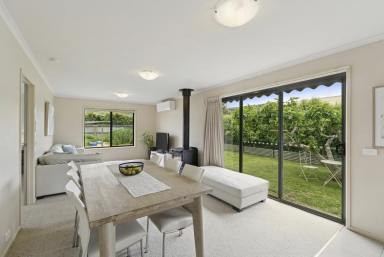 House For Sale - VIC - Apollo Bay - 3233 - SOLID, CENTRAL, MOVE-IN READY  (Image 2)