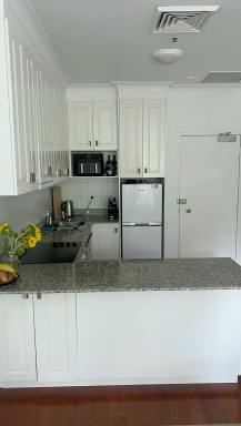 Studio For Lease - NSW - Woolloomooloo - 2011 - Convenient City Studio Steps from the CBD & Botanic Gardens  (Image 2)